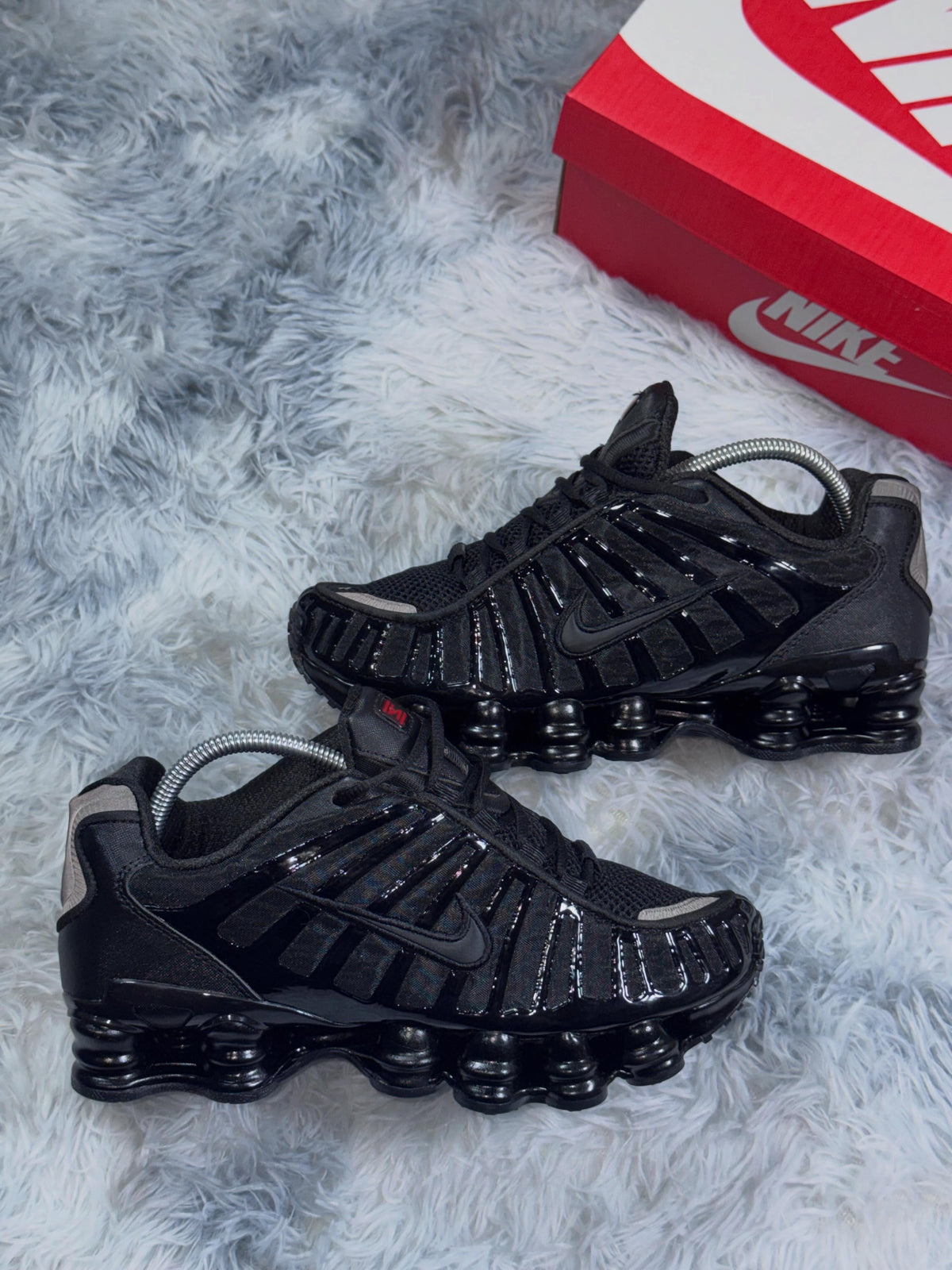 SHOX Triple Black