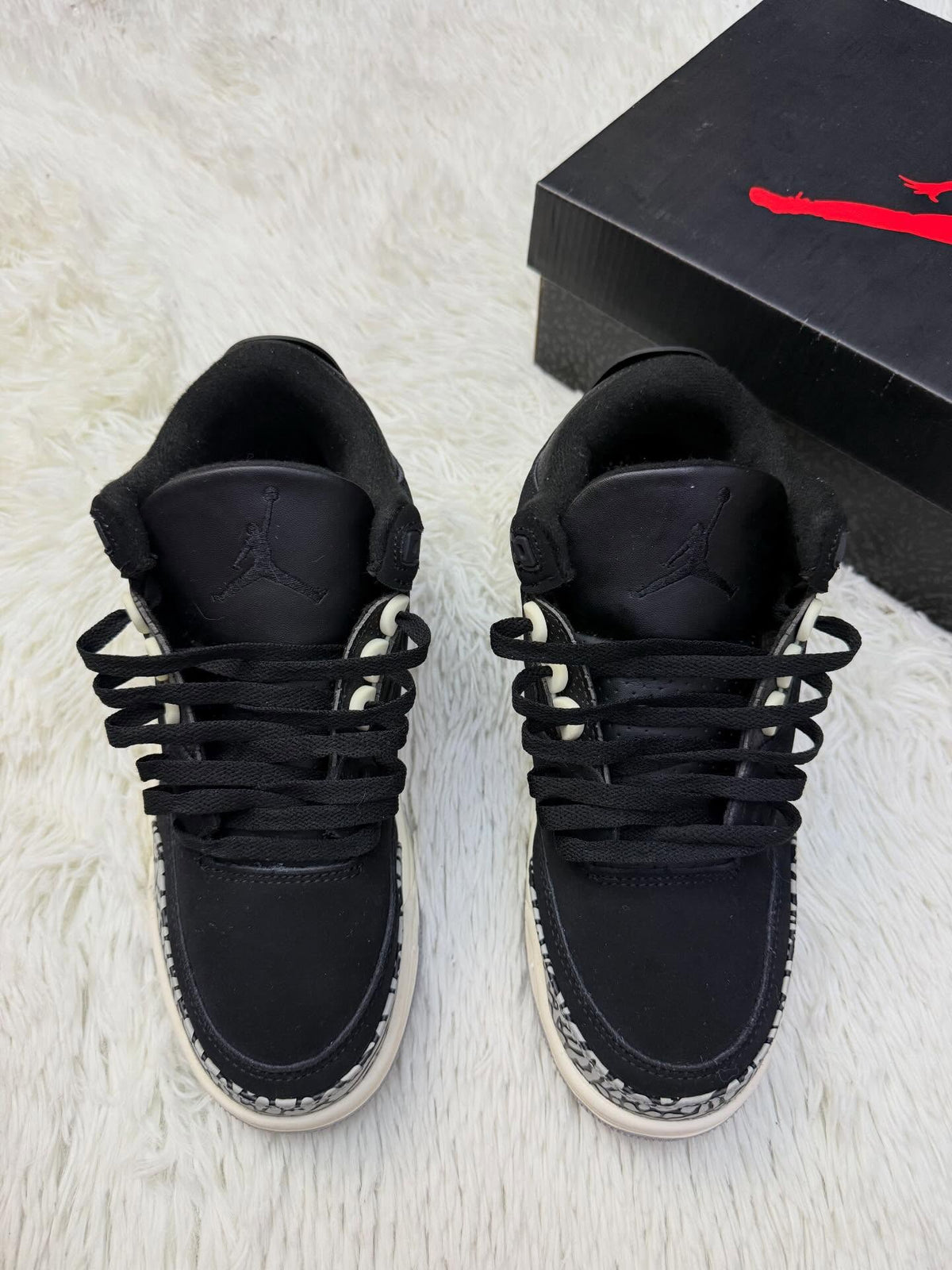 R3 OFF NOIR