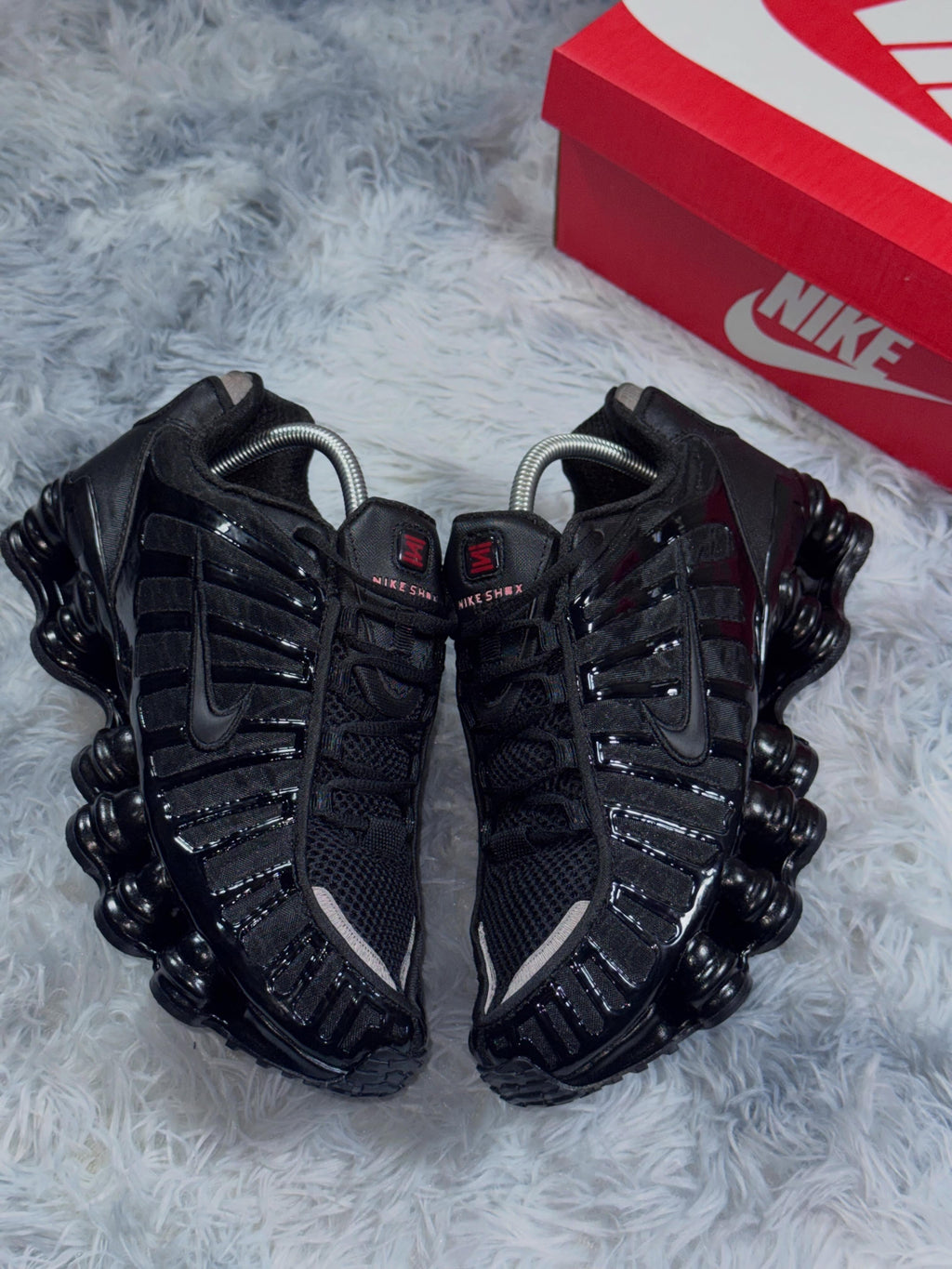 SHOX Triple Black