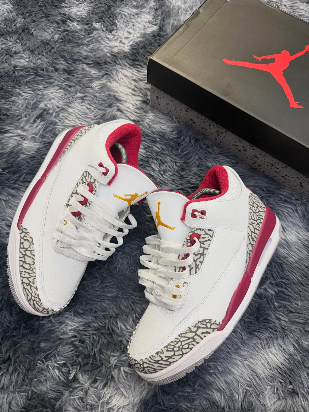 R3 CARDINAL RED