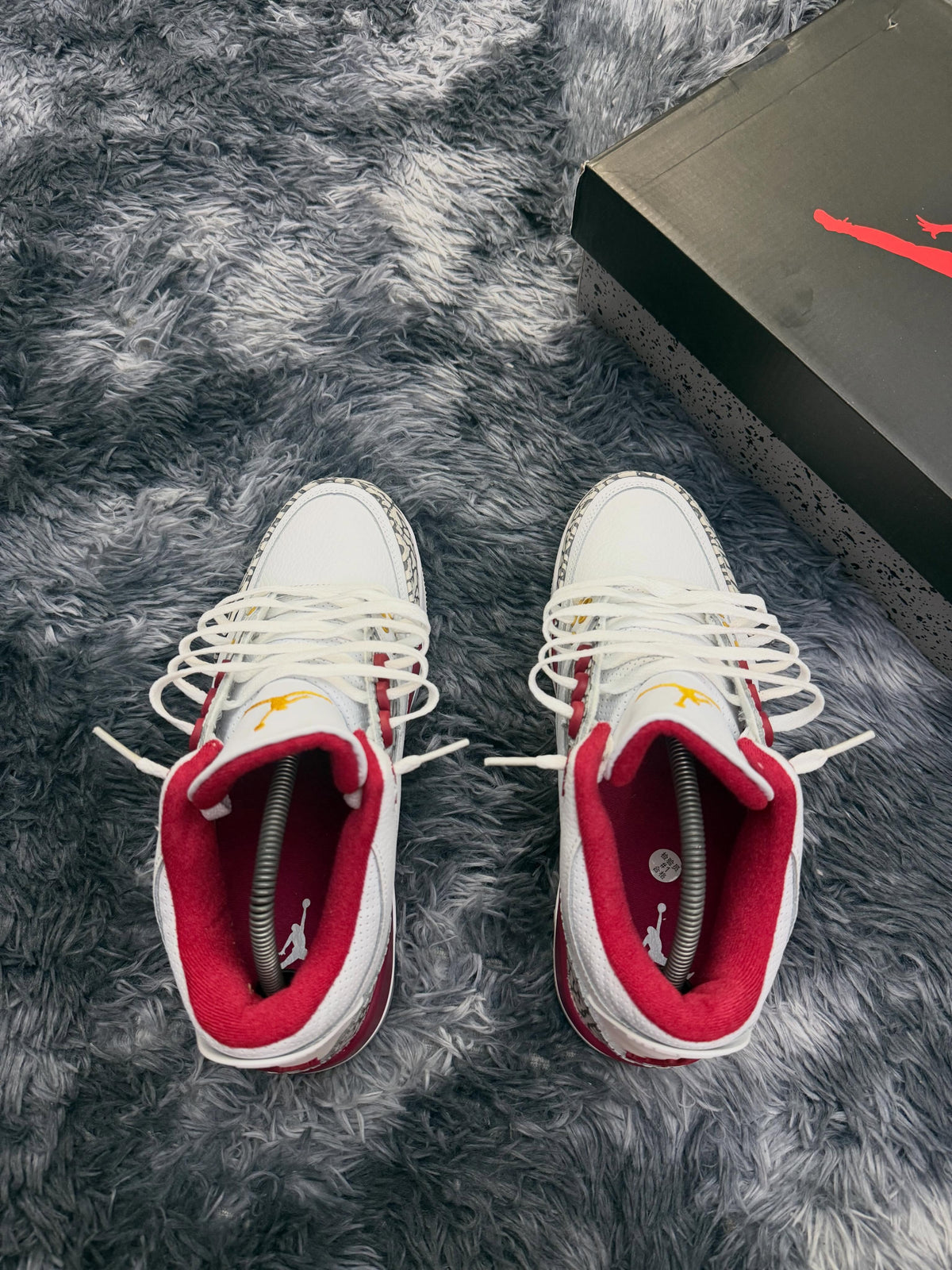 R3 CARDINAL RED