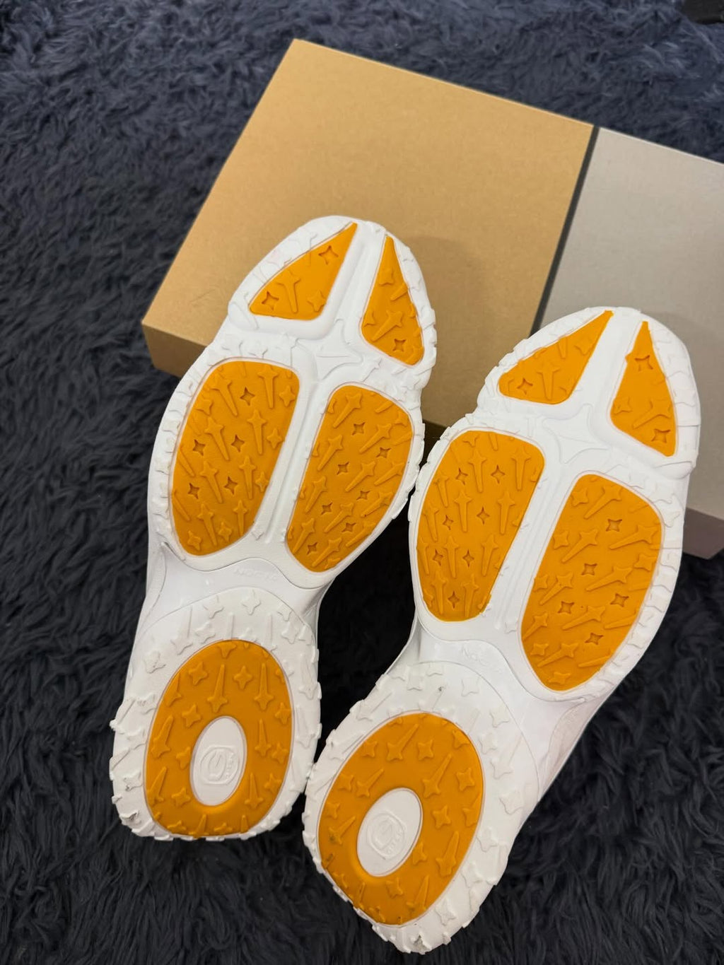 Nocta Hot Step 2 Triple White