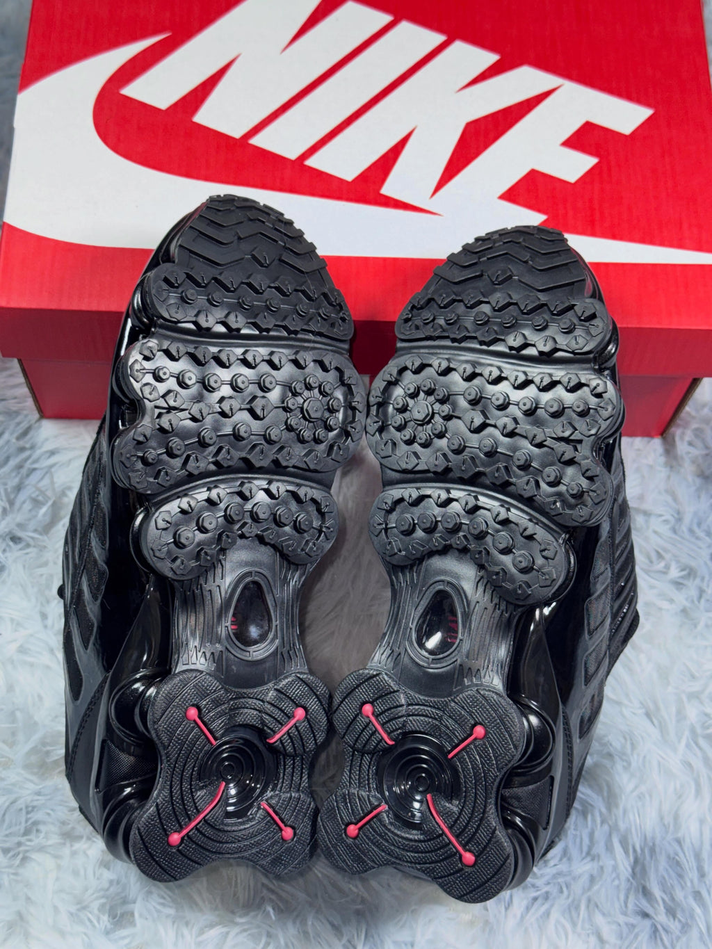 SHOX Triple Black