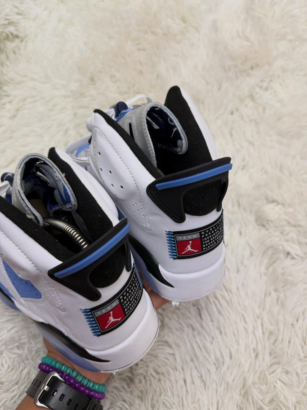 R6 UNC